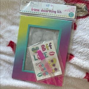 Colorful Frame Decorating Kit